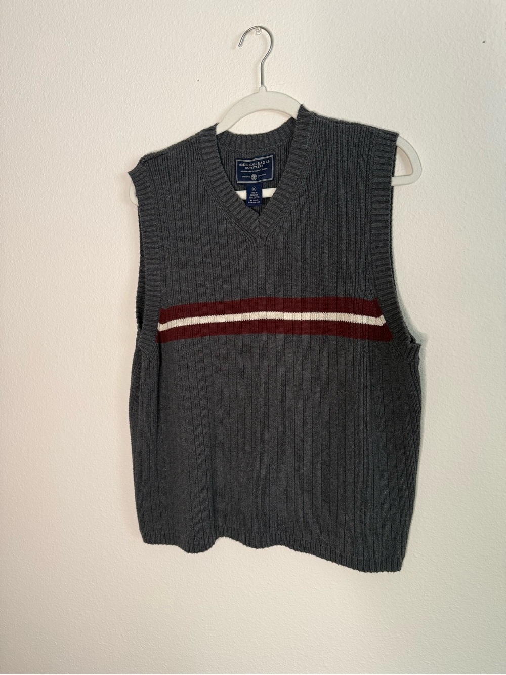 Vintage American Eagle Outfitters Men’s Gray Ribbed Sweater Vest